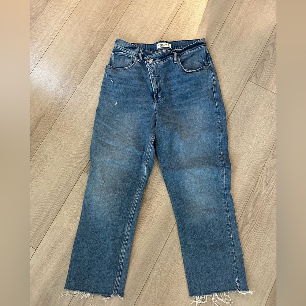 Abercrombie & Fitch Curve Love Ultra High Rise 90’s Straight Jean